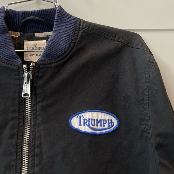 Mens Lucky Brand Triumph Black Blue Bomber Jacket Patches Medium Racing Flag - Picture 3 of 10